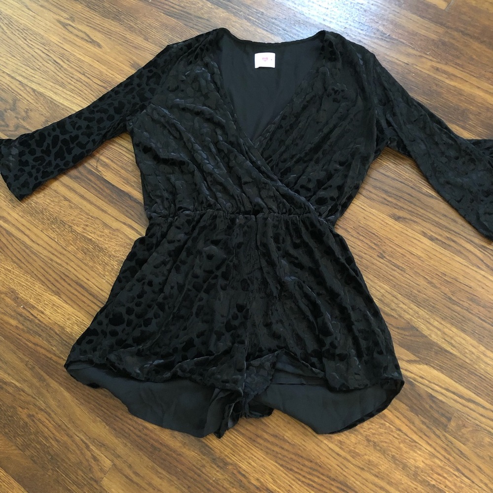 Black leopard romper